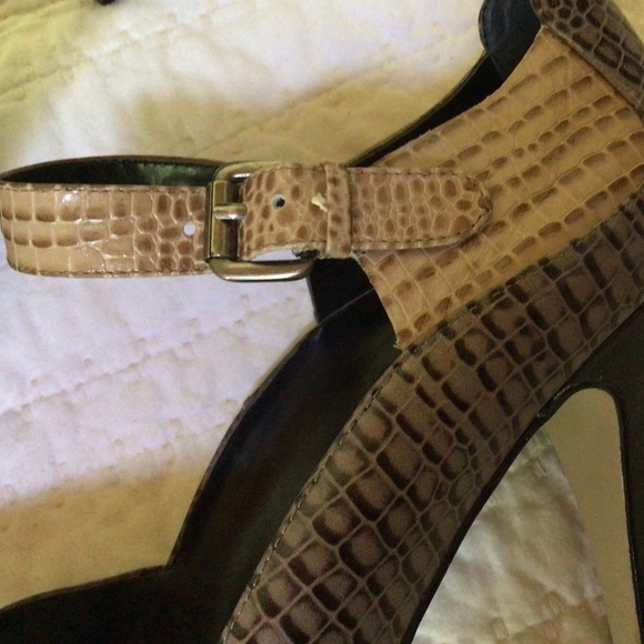 Nine West Croc-embossed heels, Size 9 Medium - Picture 5 of 8